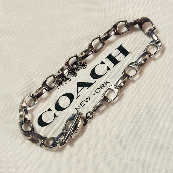 Coach Small Signature Kissing C's Bracelet - Picture 3 of 9
